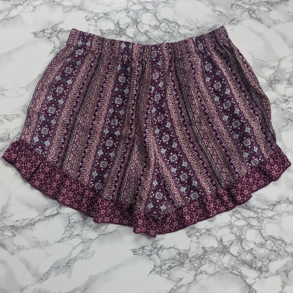 Shorts - Picture 3 of 6